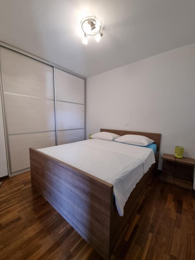 Apartments Jadran Primosten Exterior photo